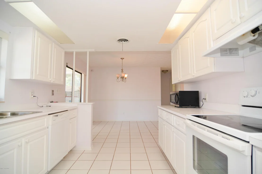 Photo of 857 Ixora Drive