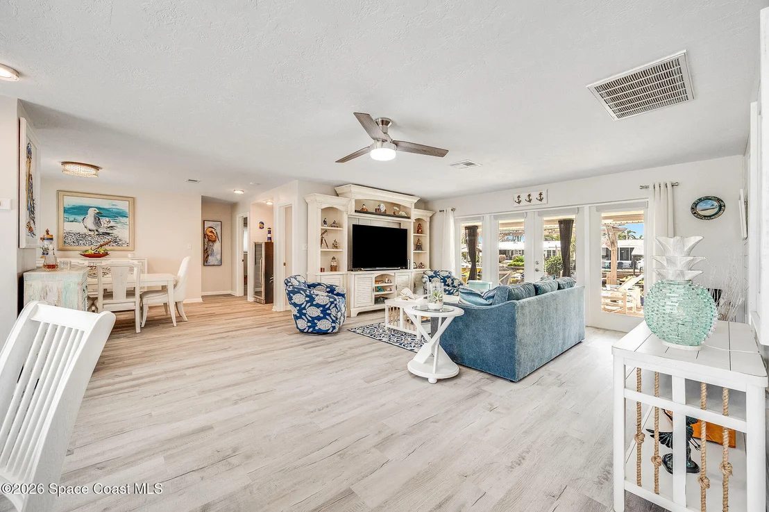 Photo of 452 Cardinal Drive