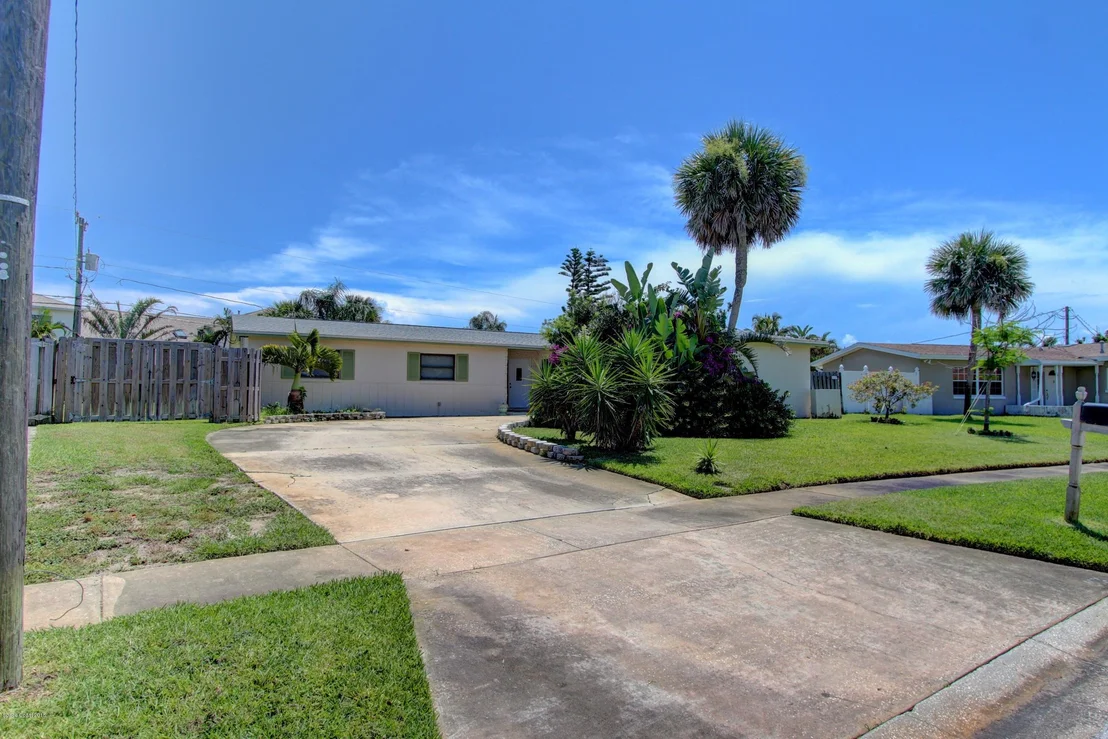 Photo of 913 Bluewater Drive