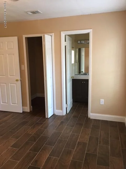 Photo of 6460 Manila Drive