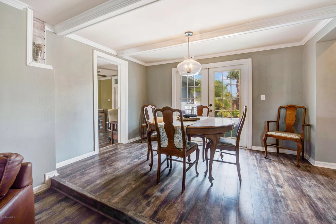 Photo of 212 1st Avenue