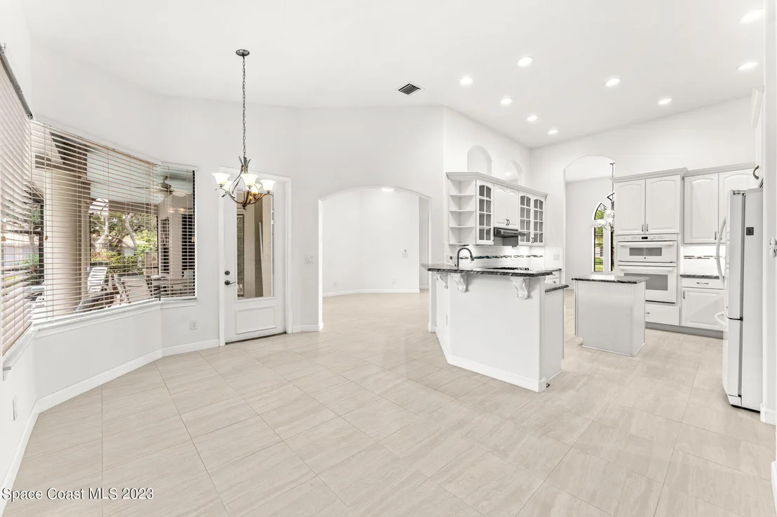 Photo of 423 Flanders Drive