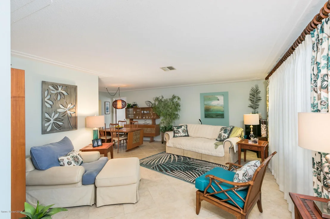 Photo of 449 Thrush Drive