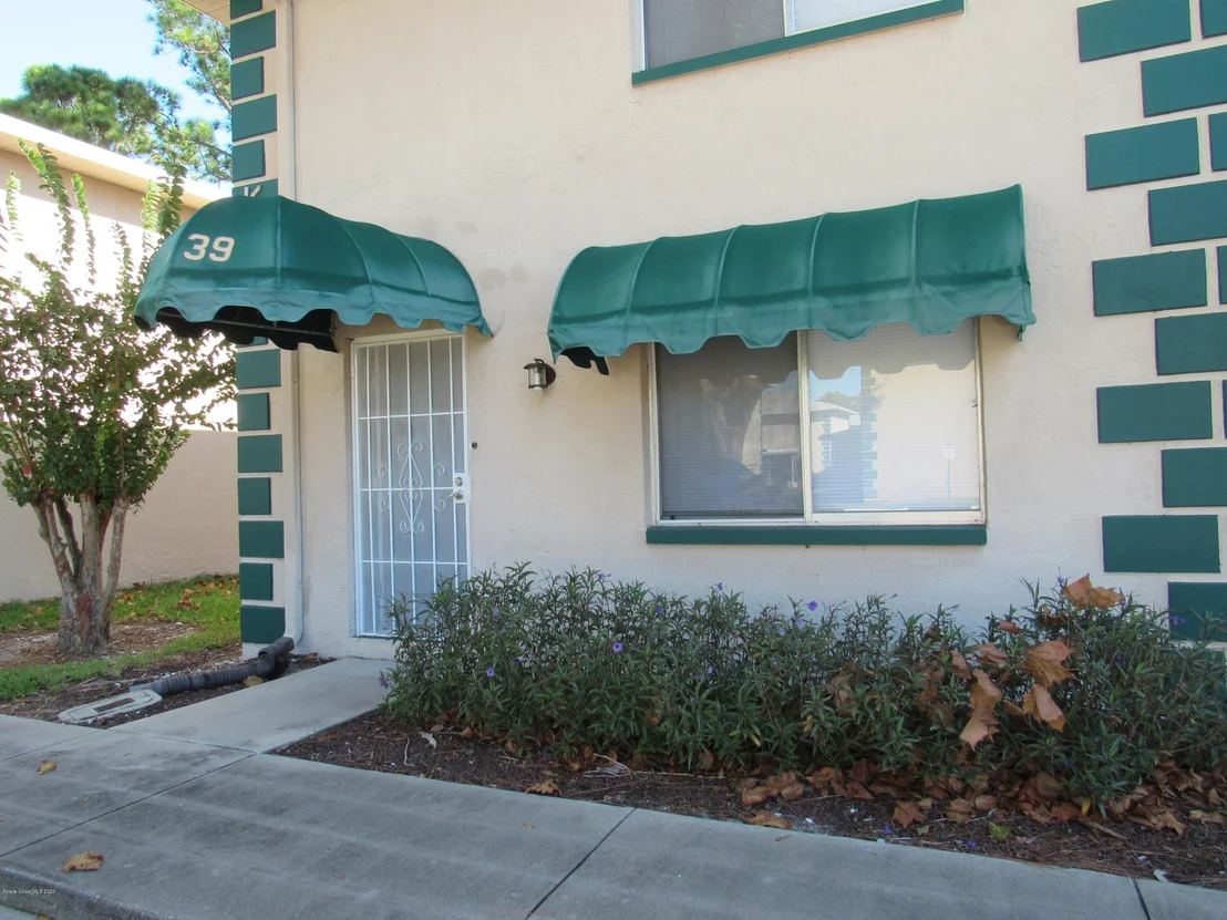 Photo of Unit 39 at 1882 Murrell Road
