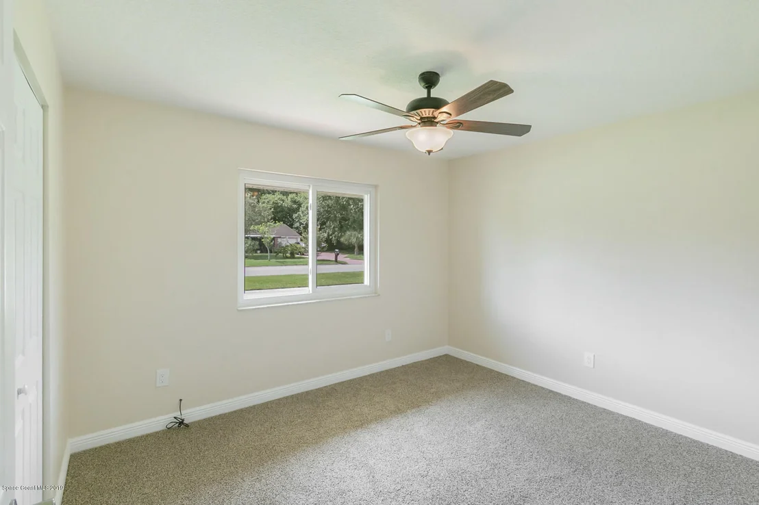 Photo of 974 Mariposa Drive NE