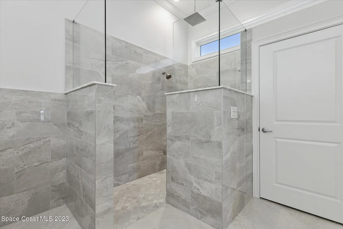 Photo of 3835 Riverside Drive