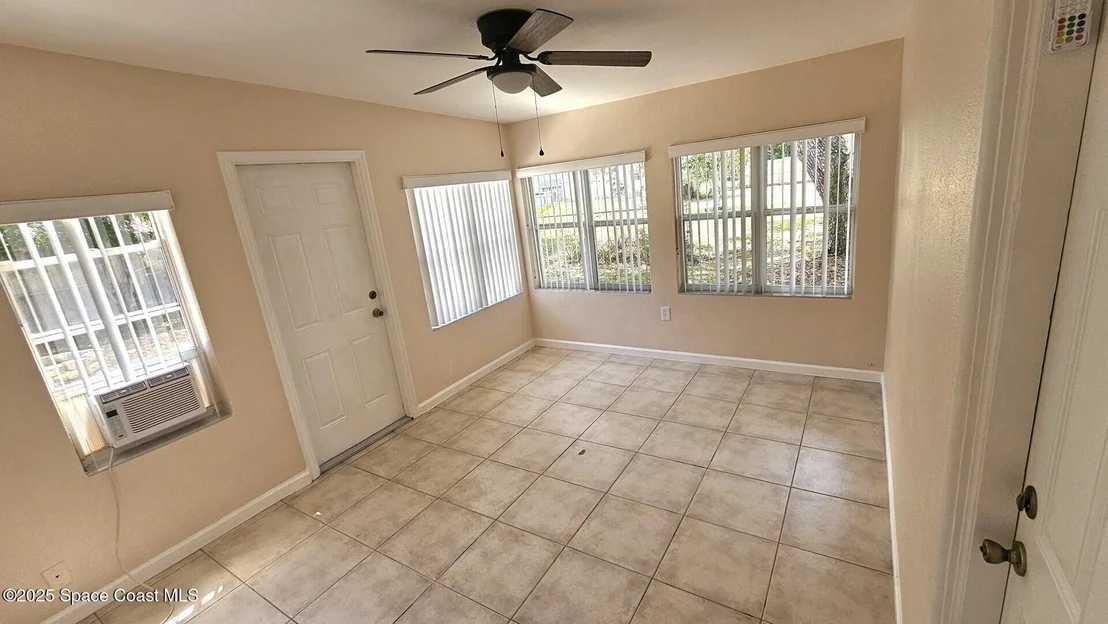 Photo of 402 Edinburgh Drive
