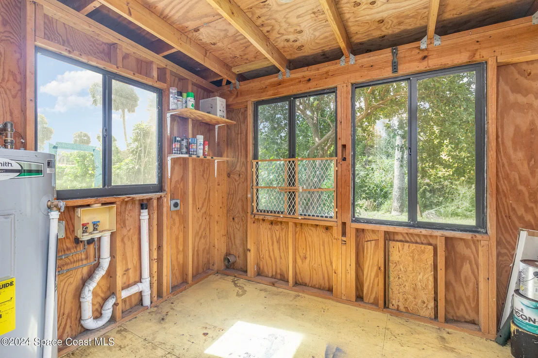 Photo of 1632 Water Drive NE