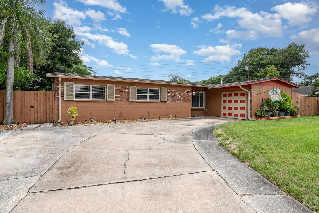 Photo of 4985 Cocoanut Drive