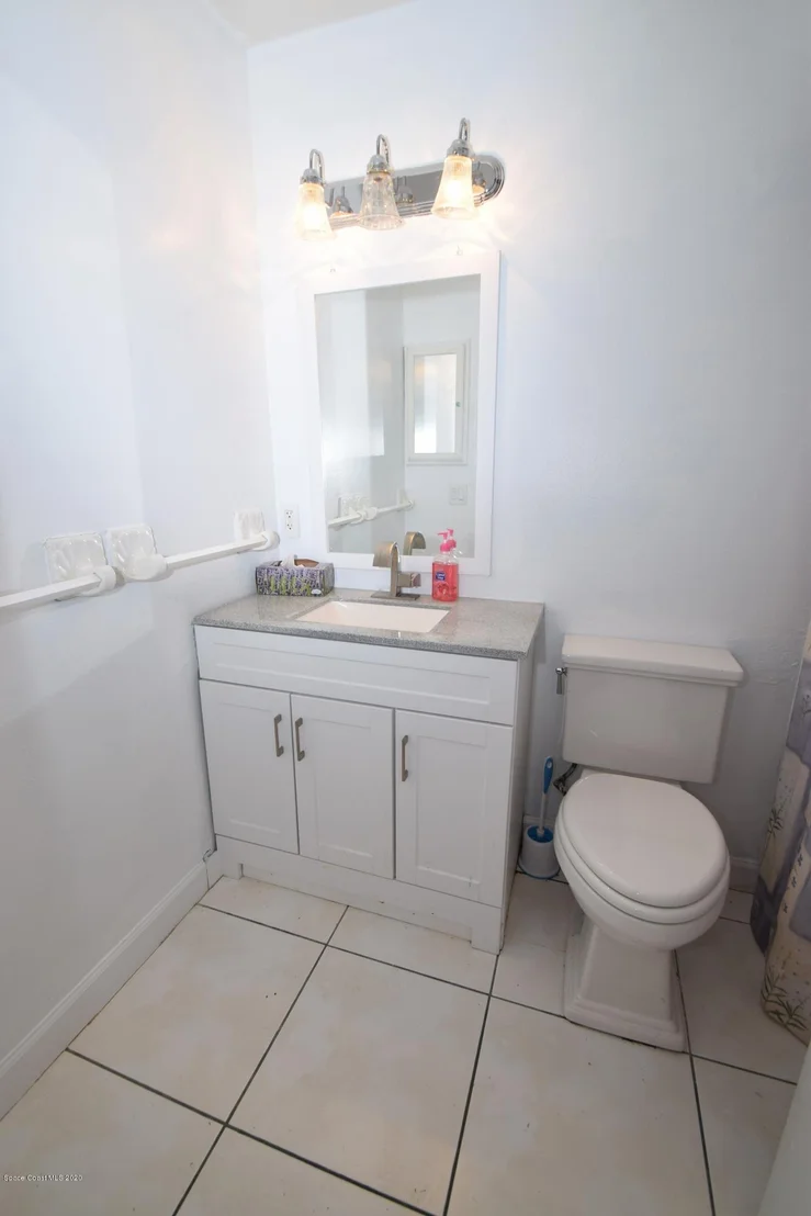 Photo of 820 Hampton Drive NE
