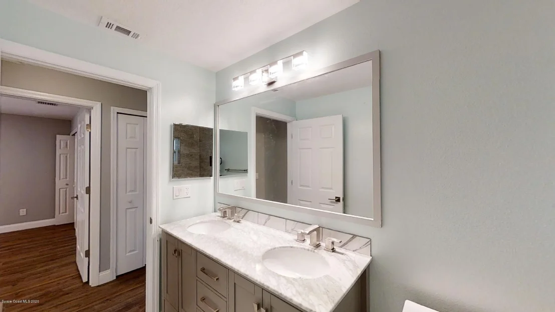 Photo of 925 Pelican Lane