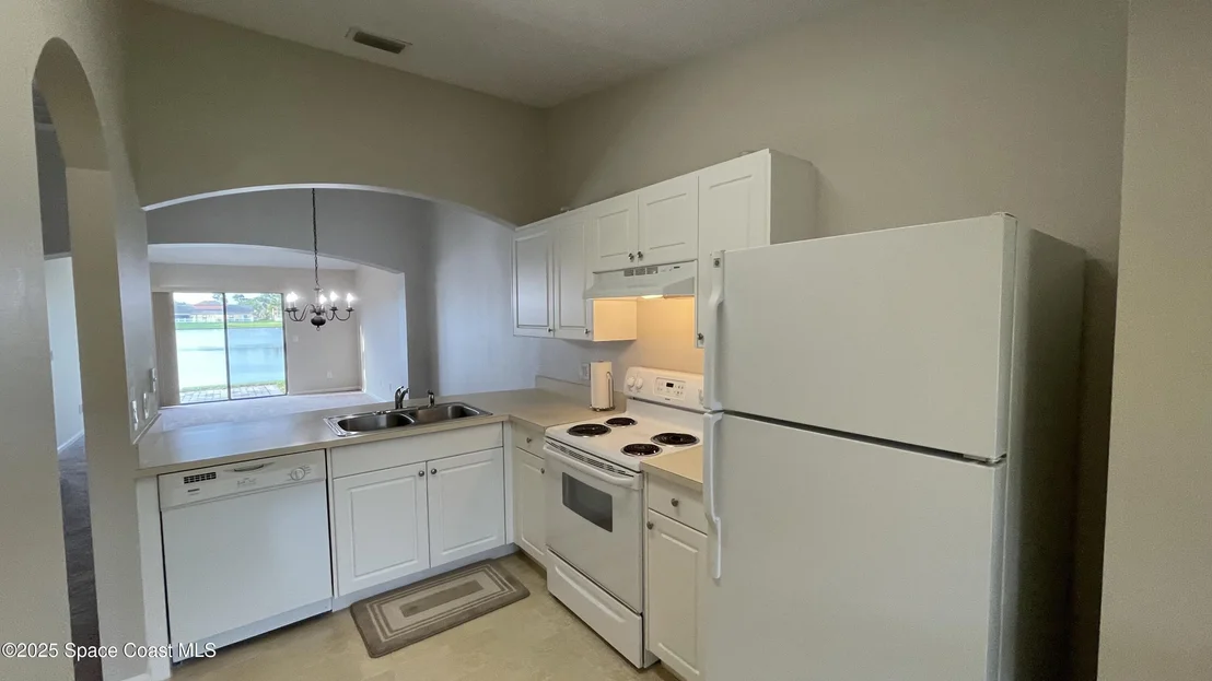 Photo of Unit 103 at 975 Luminary Circle