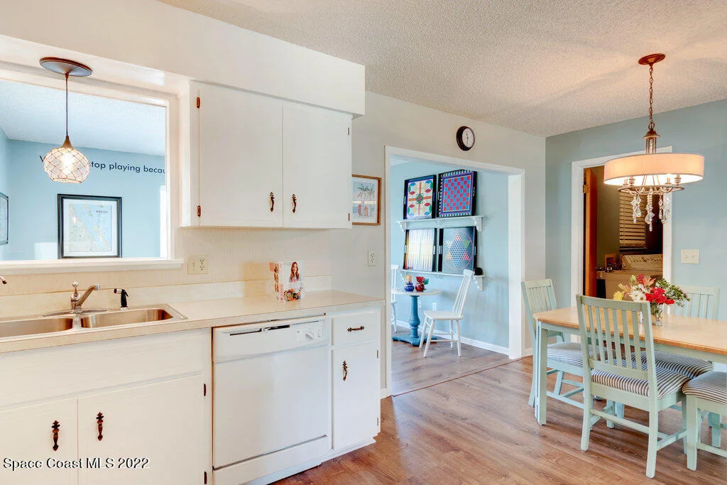 Photo of 1049 Carnation Drive