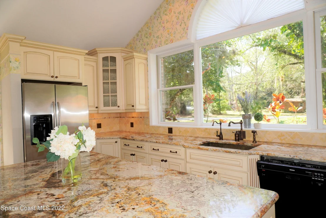 Photo of 686 Hammock Road