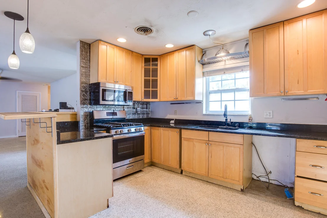 Photo of 2911 Sailfish Street NE