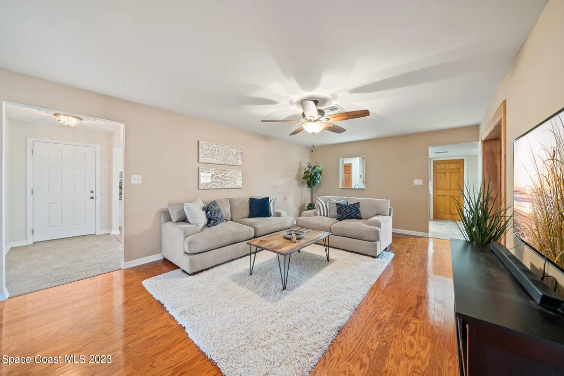 Photo of 715 Hibiscus Drive
