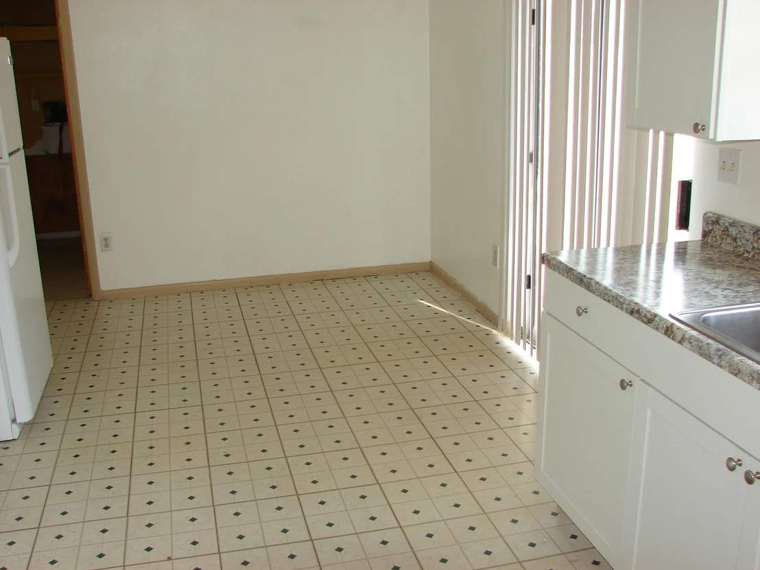 Photo of 1005 Jersey Lane NE