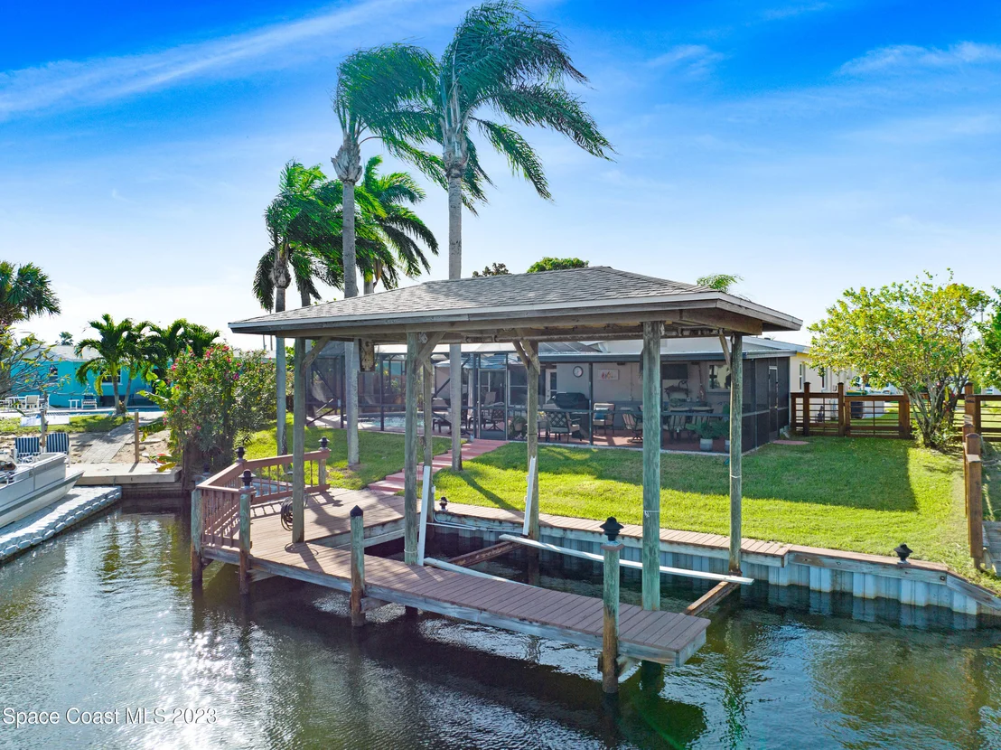 Photo of 405 Thrush Drive