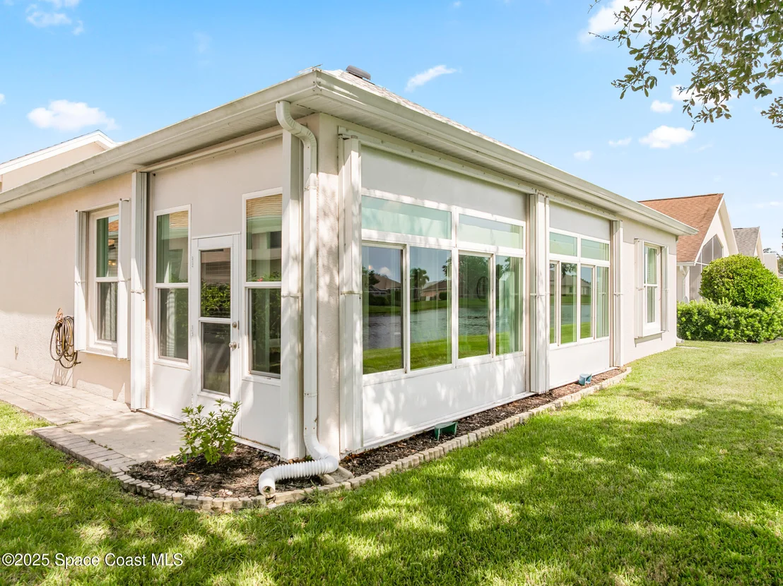 Photo of 2596 Addington Circle