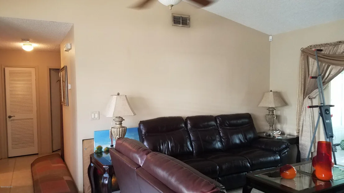 Photo of 1942 Elderberry Court NE