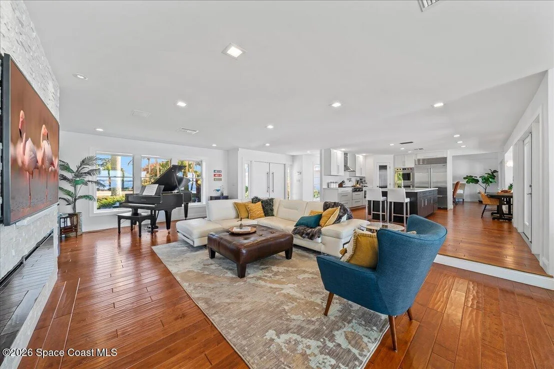 Photo of 408 Riverside Drive