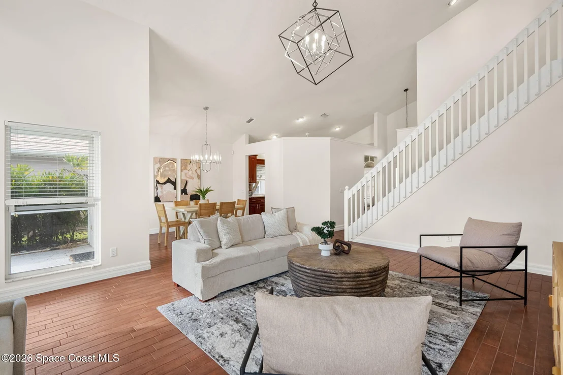 Photo of 619 Ashbury Avenue