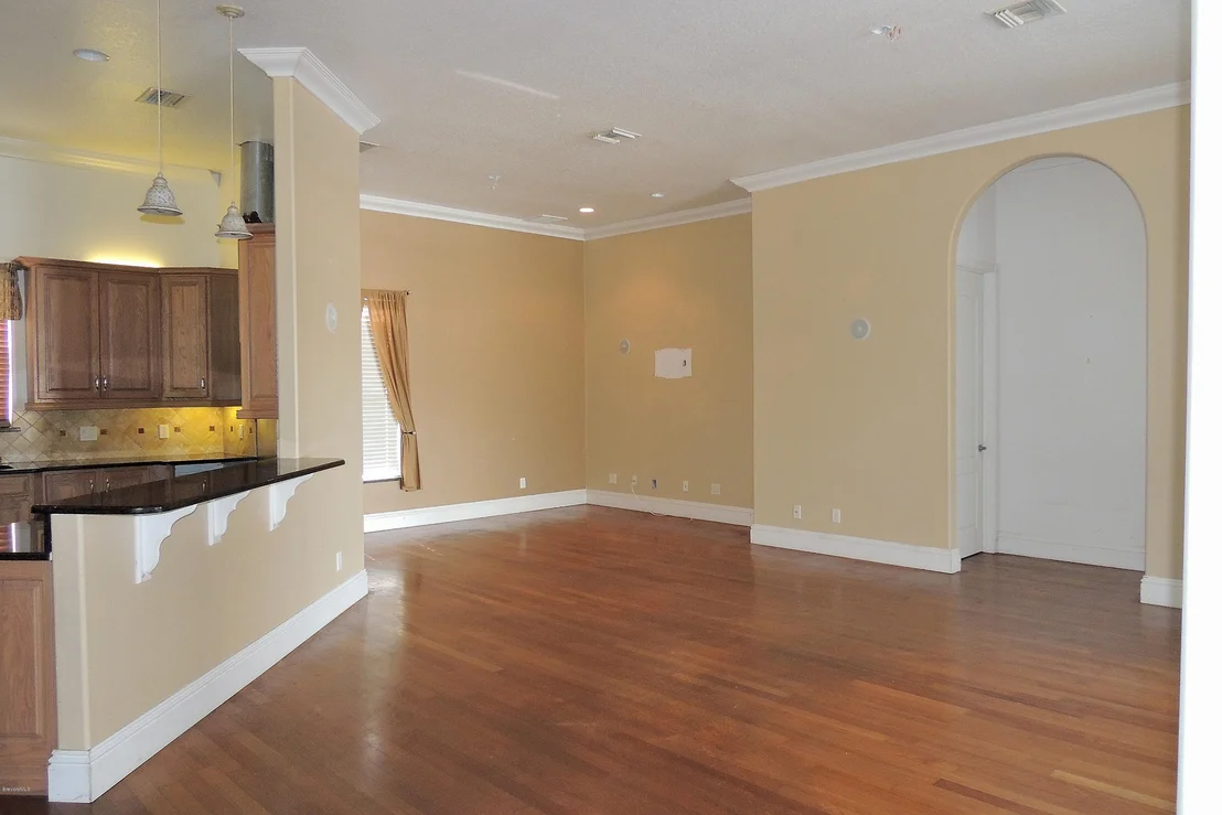 Photo of 1120 NE Riviera Drive