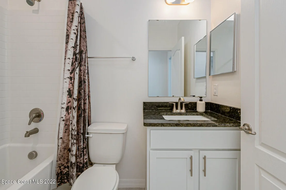 Photo of 953 Edensor Lane