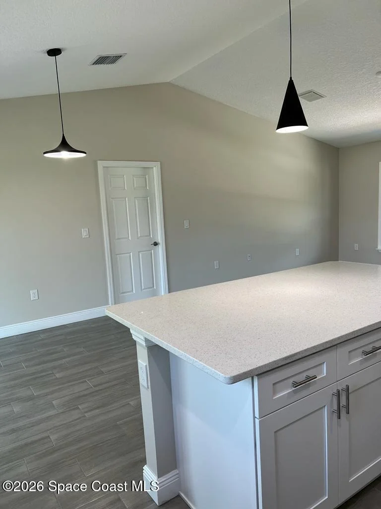 Photo of 1042 Hickory Lane