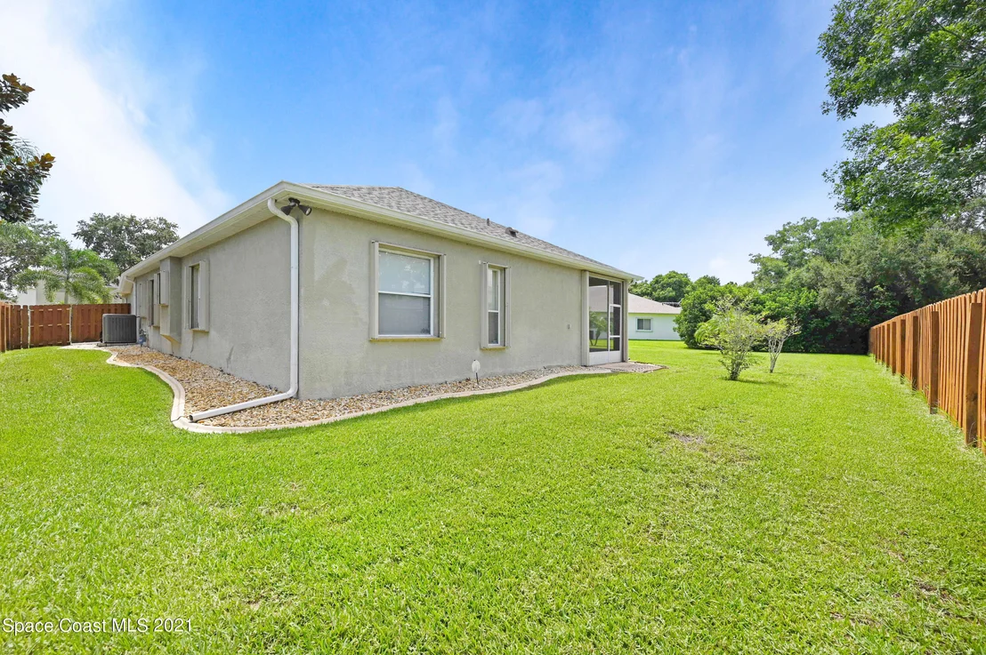 Photo of 5941 Newbury Circle