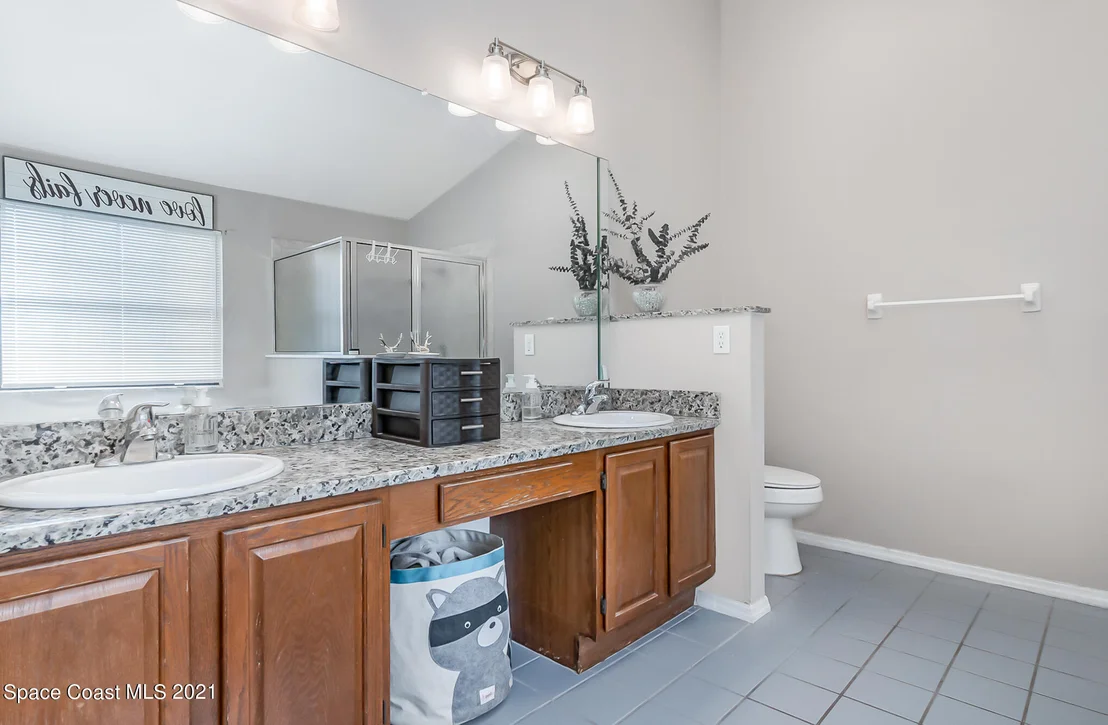 Photo of 1199 Meadowbrook Road NE
