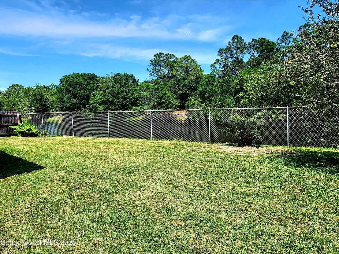 Photo of 2777 Nobility Avenue