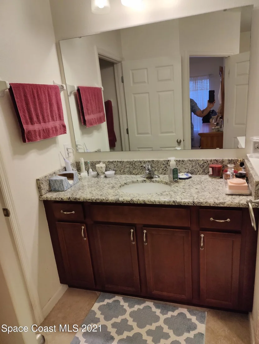 Photo of 571 Trymore Drive SE