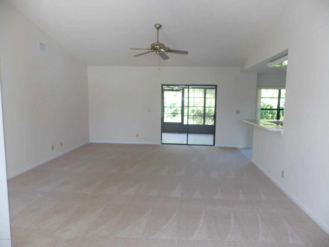 Photo of 886 Spirea Drive
