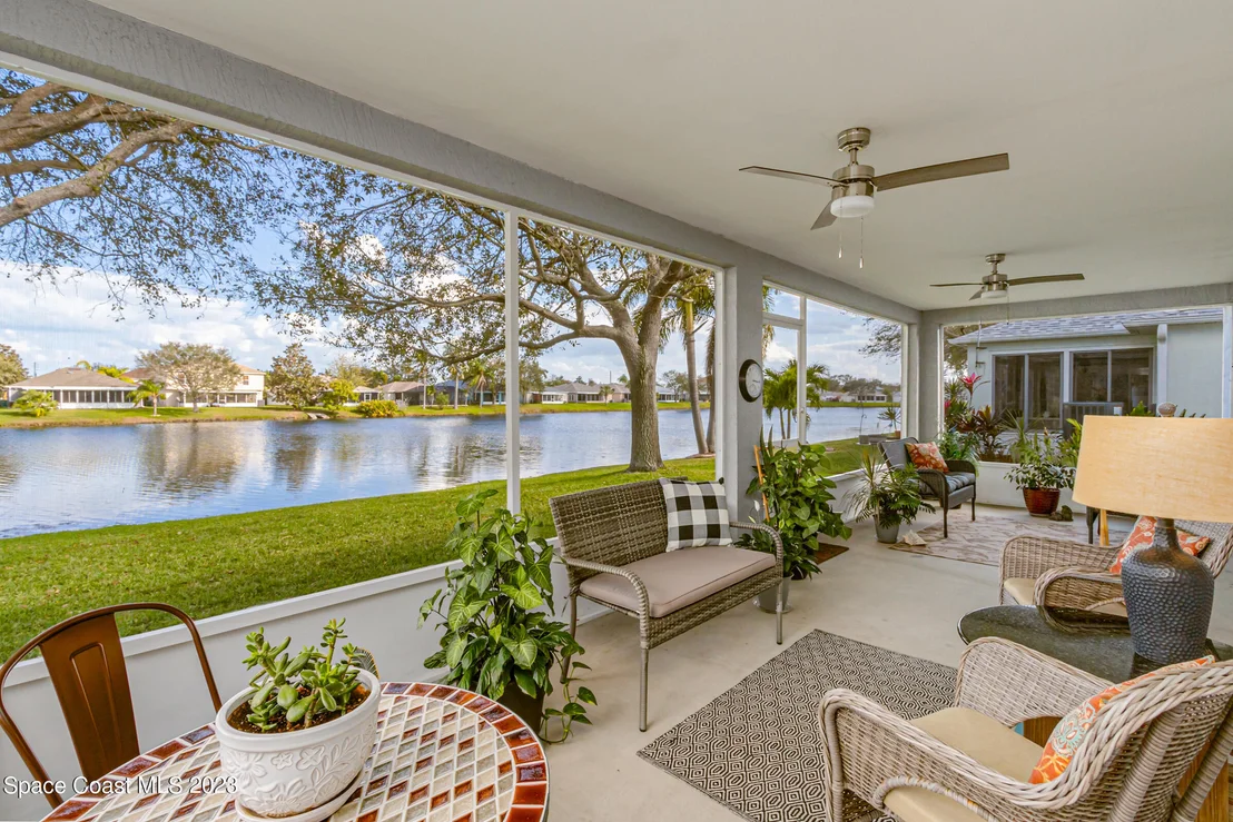 Photo of 1218 White Oak Circle
