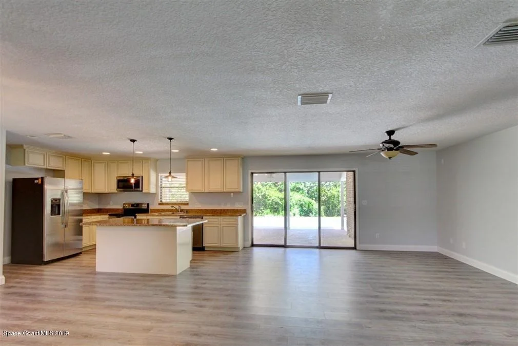 Photo of 1879 Oakwood Trail