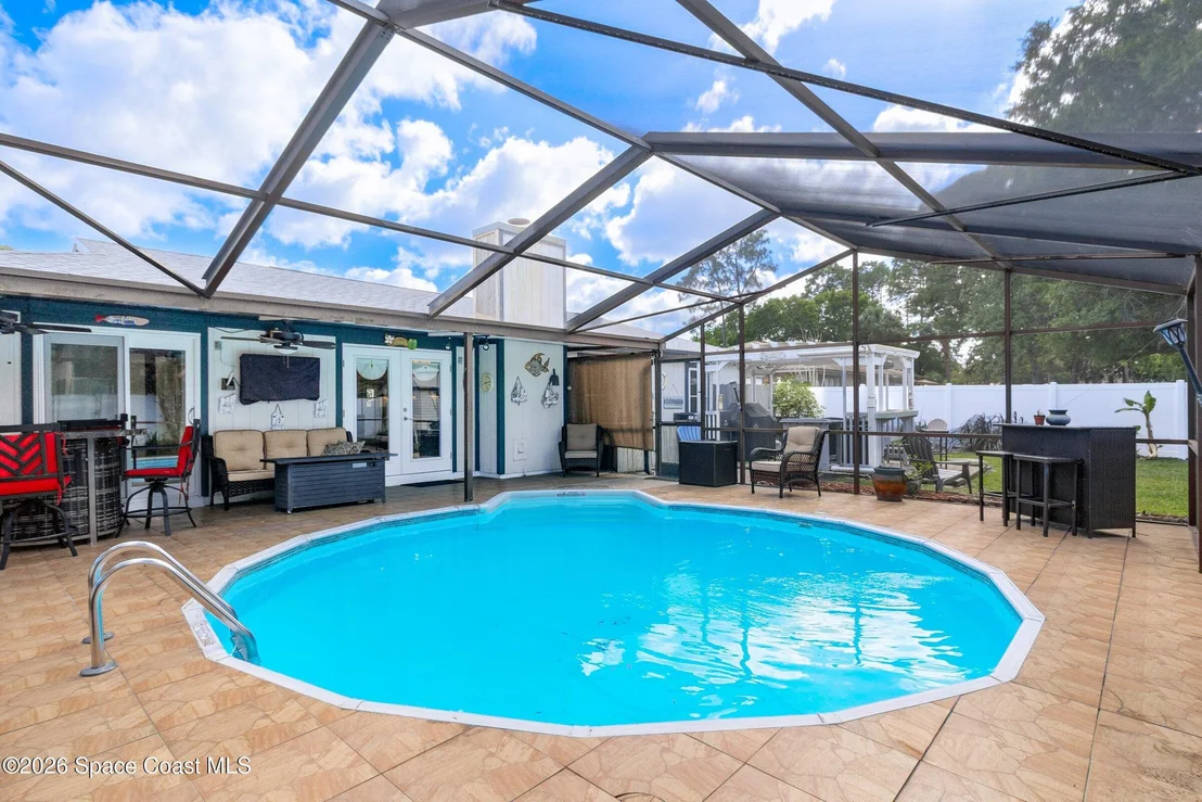 Photo of 413 Orlov Road NW