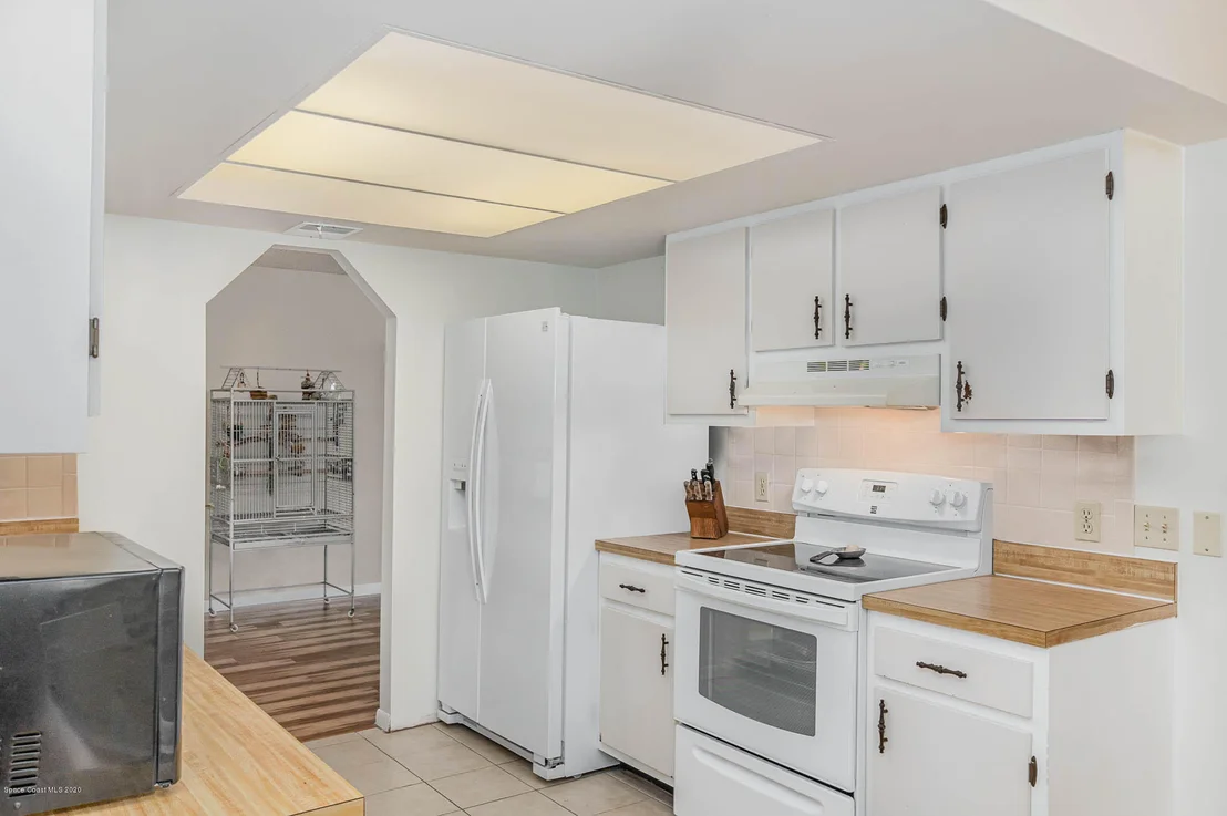 Photo of 2581 Corbusier Drive