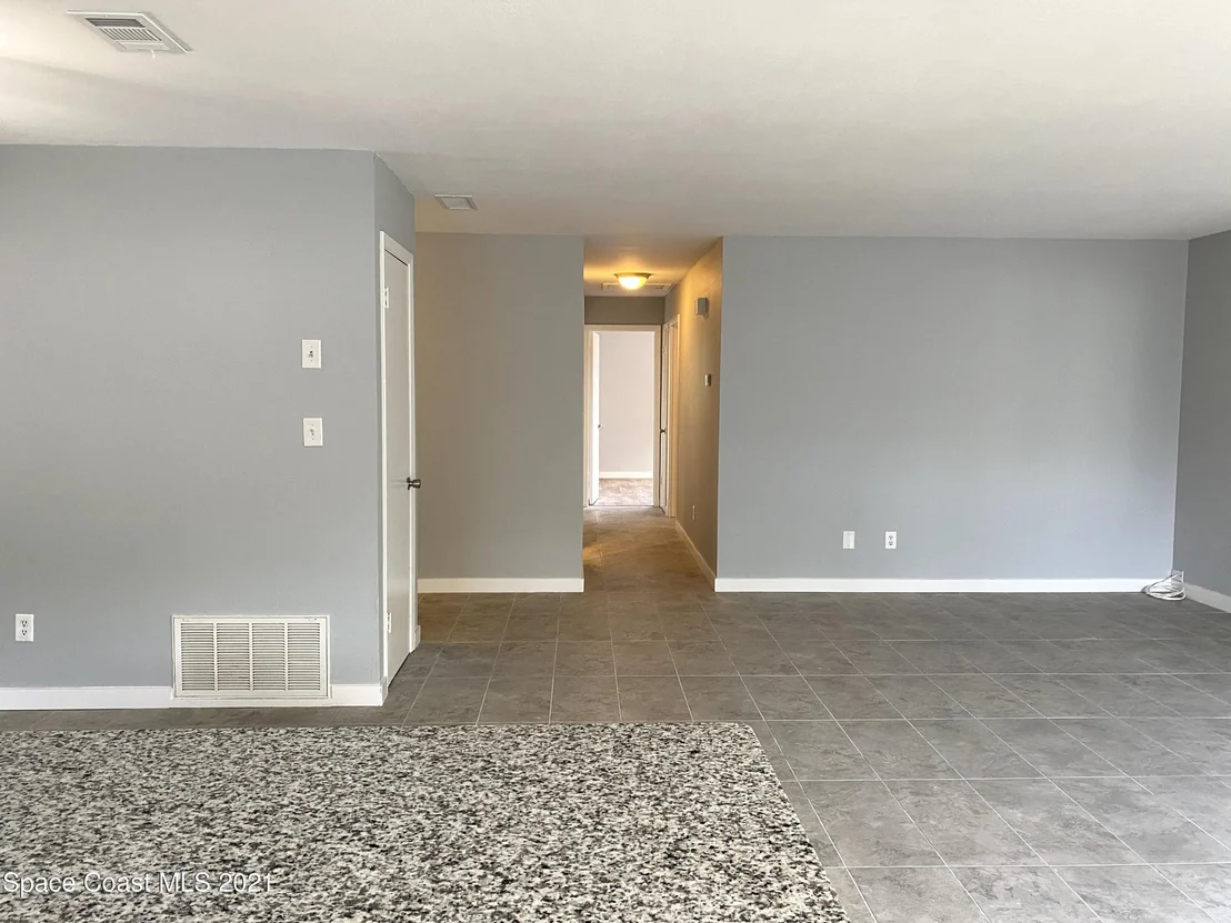 Photo of 1718 Golfview Drive