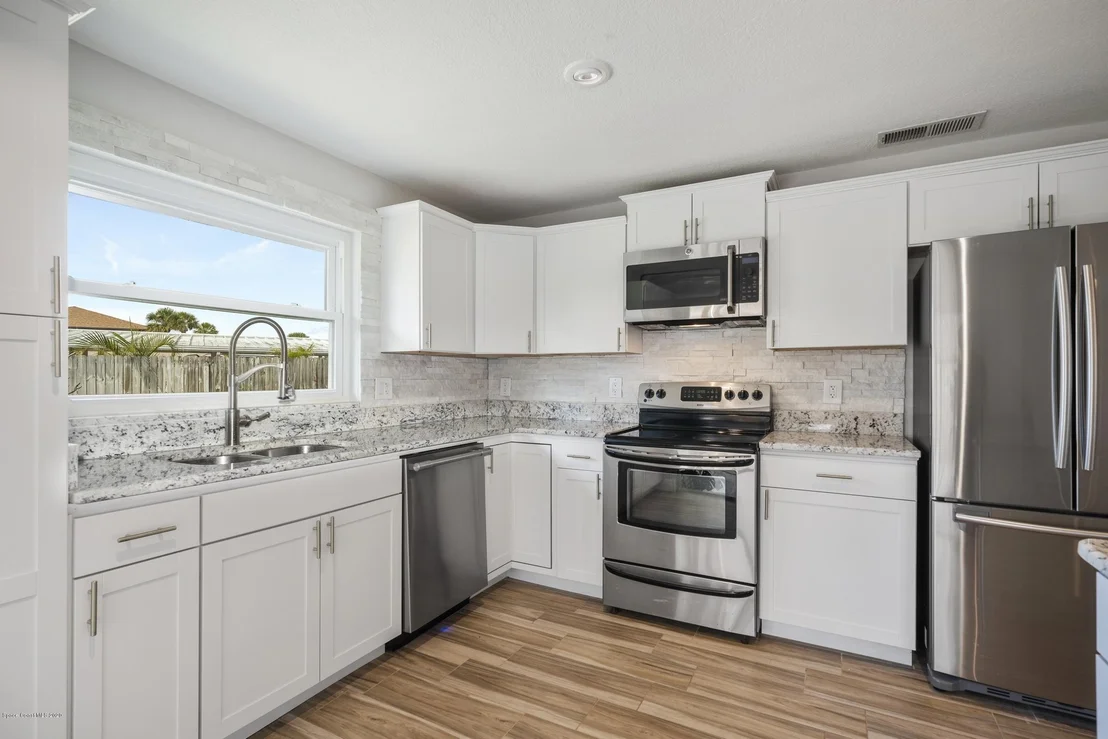 Photo of 541 Biscayne Drive