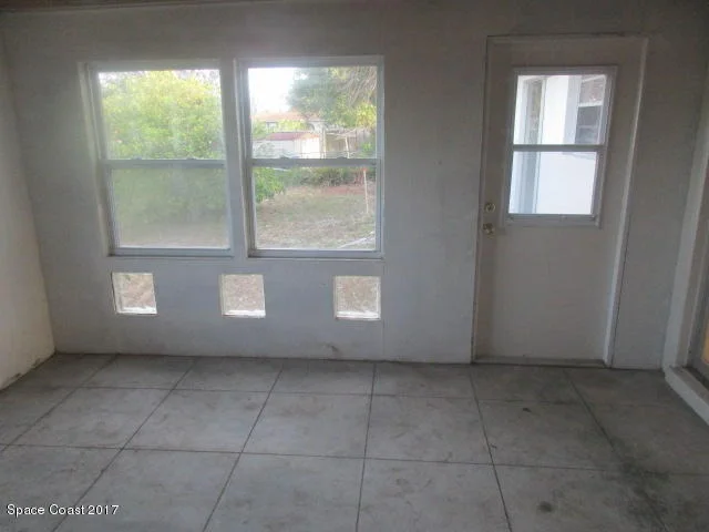 Photo of 811 Edwards Street NE