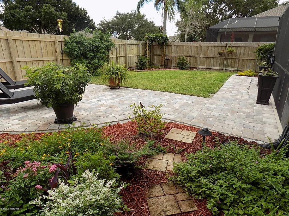 Photo of 6042 Newbury Circle