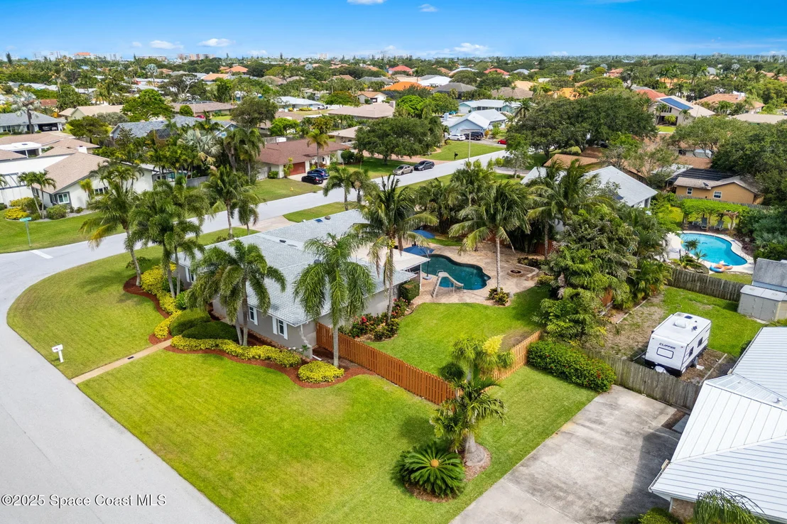 Photo of 565 Solitaire Palm Drive