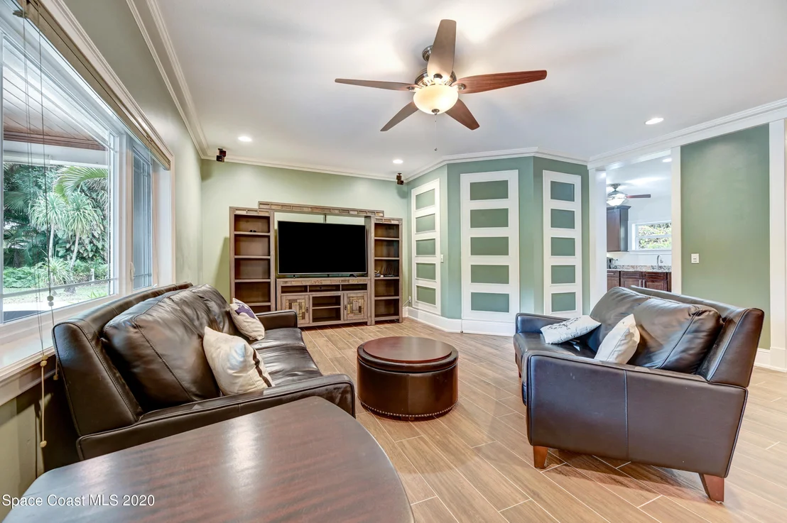 Photo of 6420 South Drive