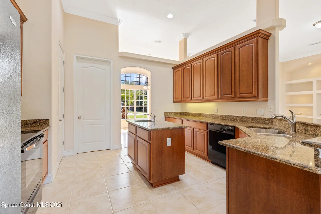 Photo of 869 Seven Gables Circle SE