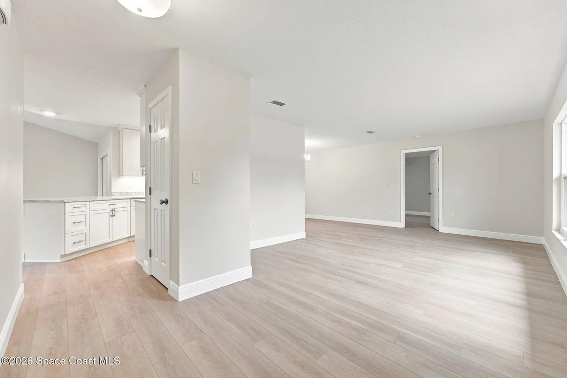 Photo of 5075 Mayflower Street