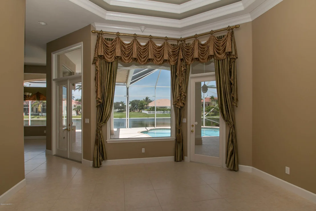 Photo of 282 Flanders Drive