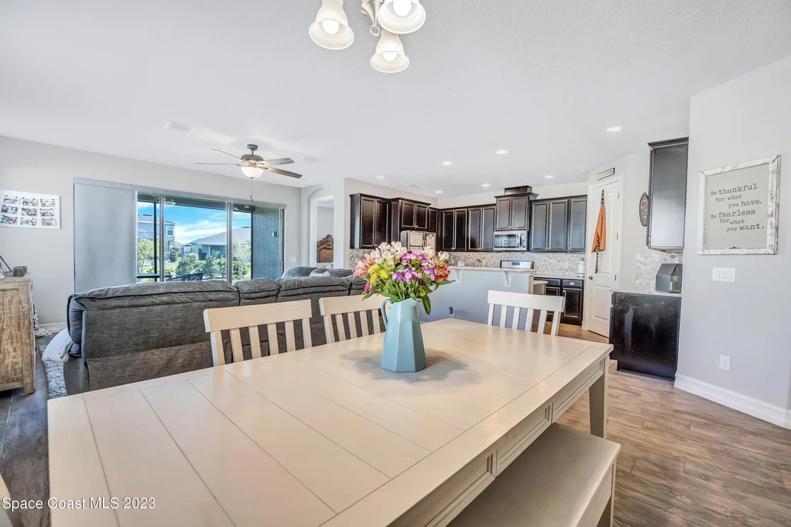 Photo of 7338 Bluemink Lane