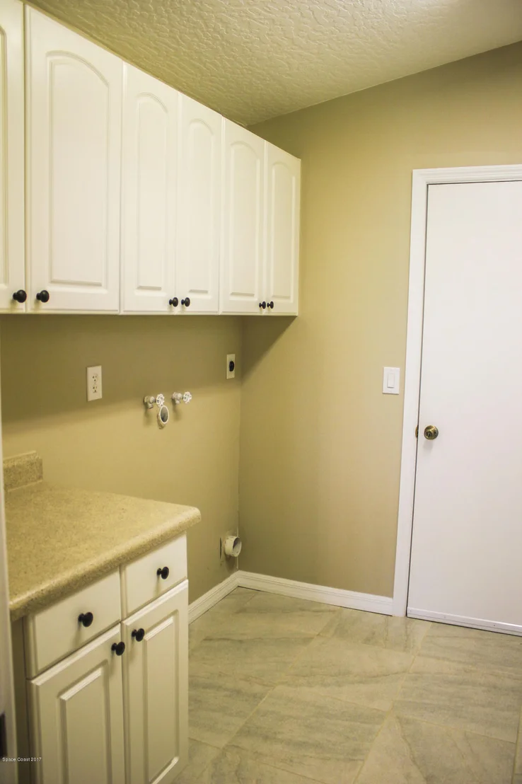 Photo of 881 Villa Drive