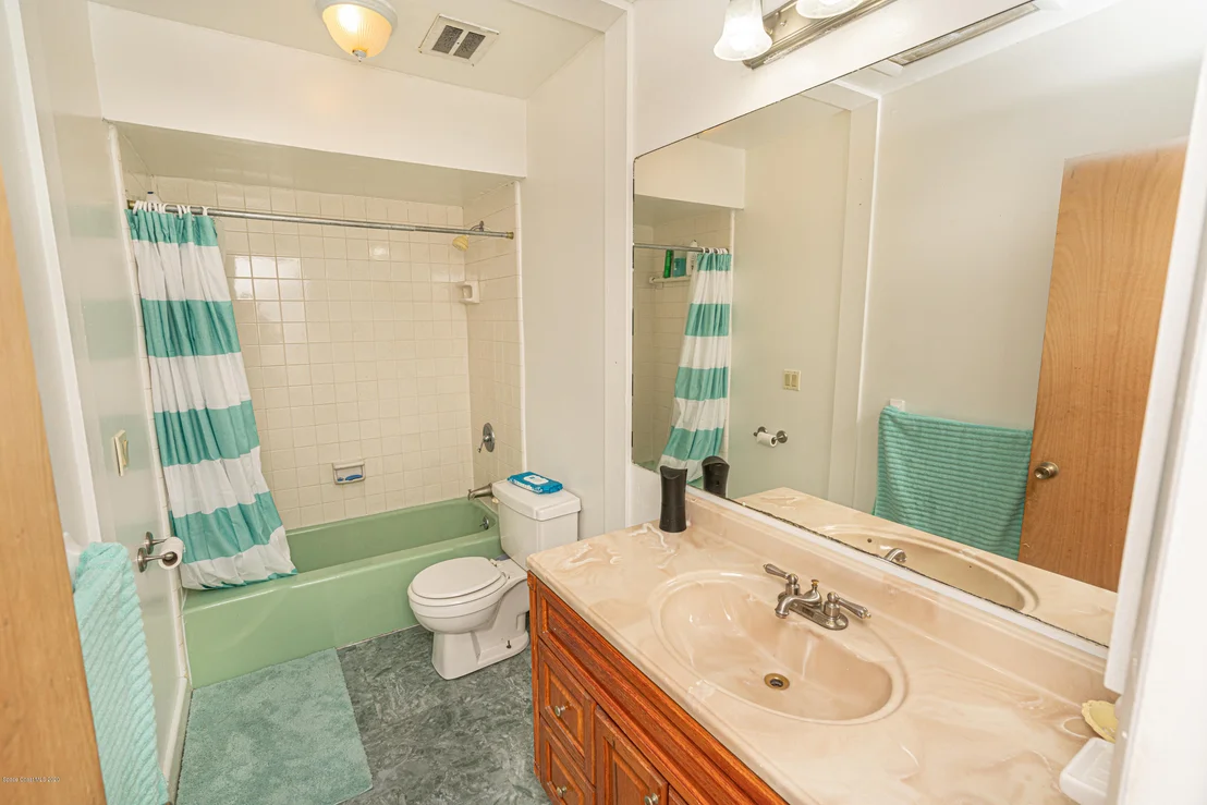 Photo of 725 Angle Street NE